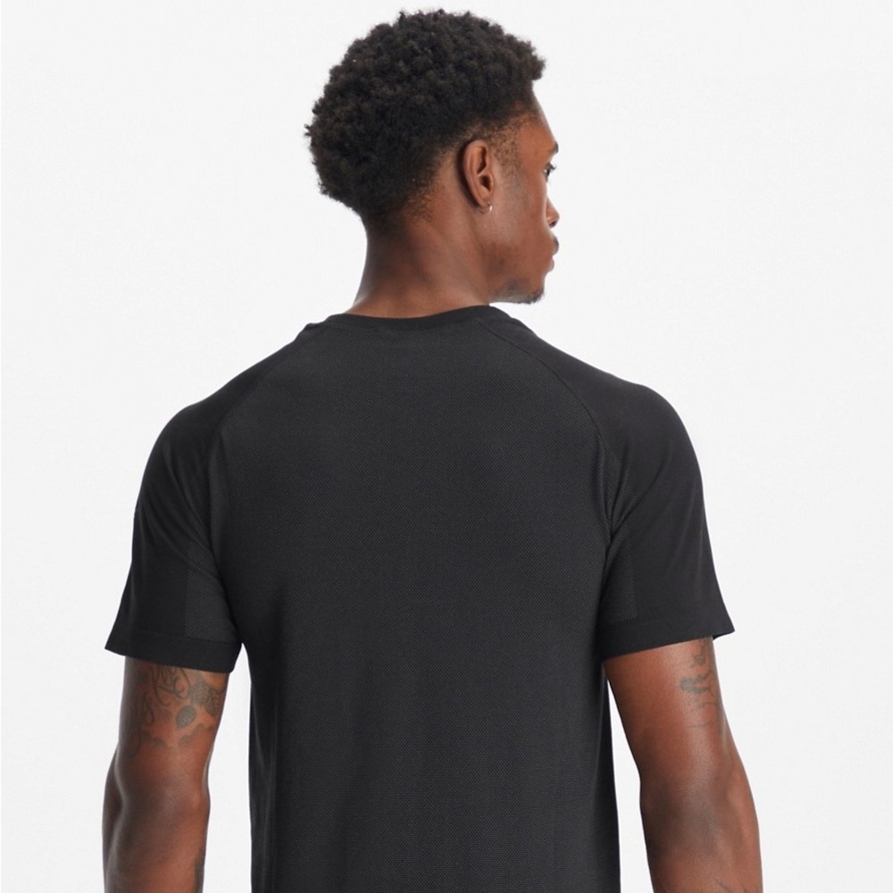 Black Fabletics Mens Training Day Tee EUC